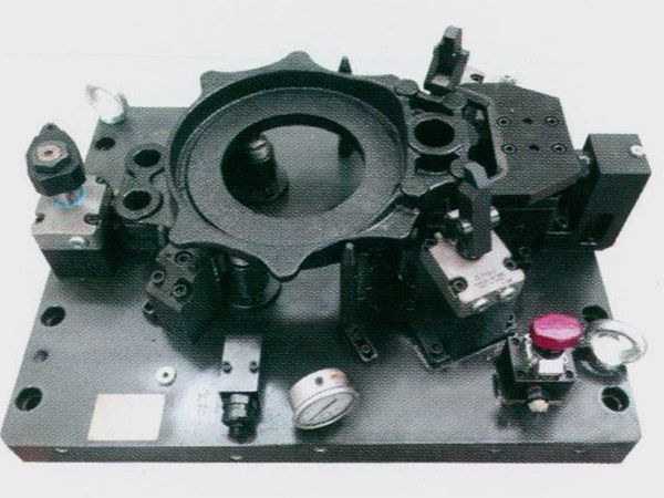 製動器底闆液(ye)壓裌(jia)具
